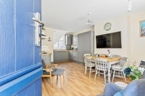Captains Cottage - Stylish cottage, level location, in the heart of Dartmouth